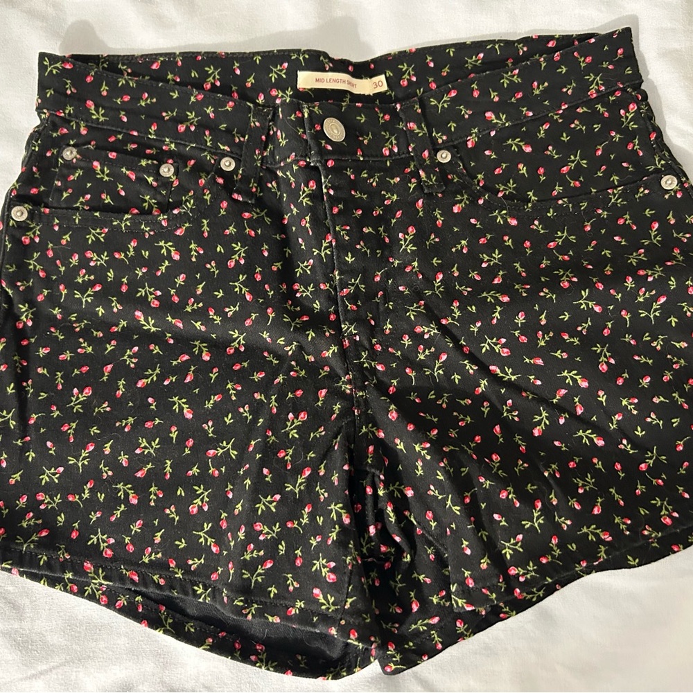 Levi's High Waist Black and Red Statement Shorts